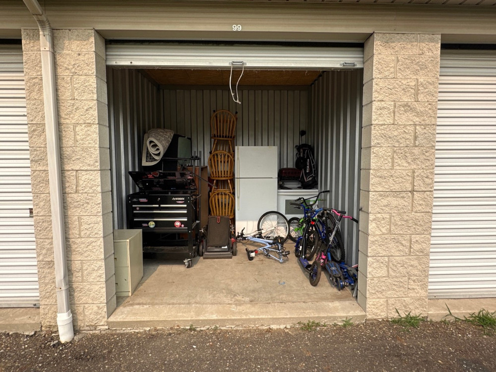Contents Of 11 +/ Unpaid Storage Units Canton, Ohio KIKO Auctions